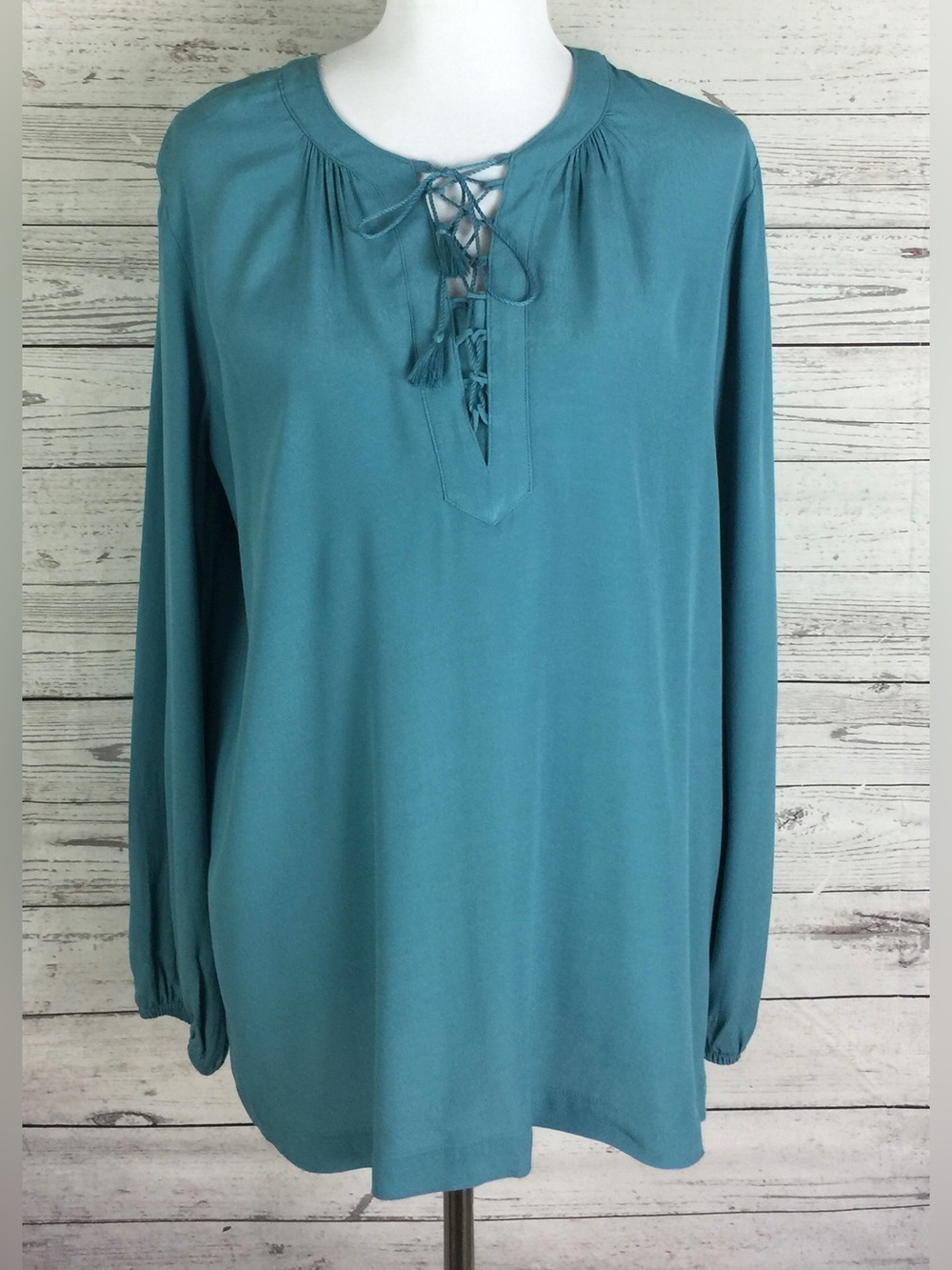 Time and Tru Top Women’s Size L (12-14) Teal Blue Lace Up Tassel Tie Neck Rayon